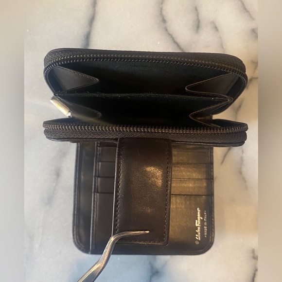 Salvatore Ferragamo Wallet - Picture 5 of 8